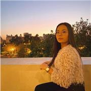 Profesora de inglés imparte clases presenciales